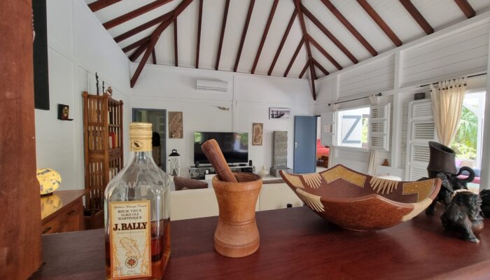 Living Room4 Scaled 700x400